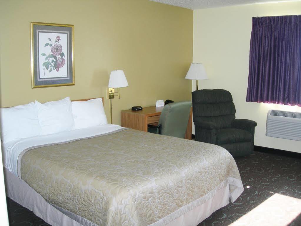 Four Seasons Inn Bottineau Extérieur photo