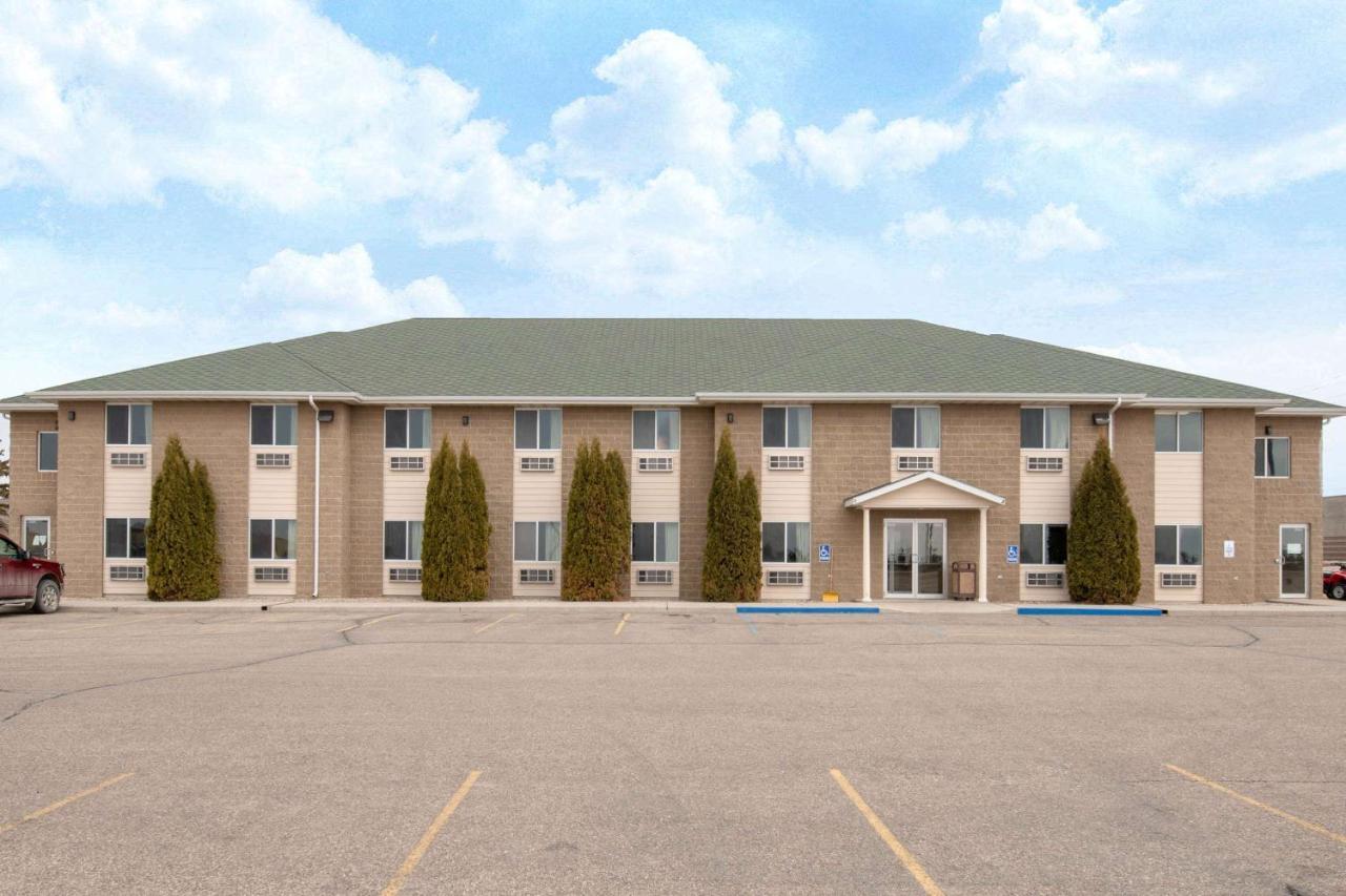 Four Seasons Inn Bottineau Extérieur photo