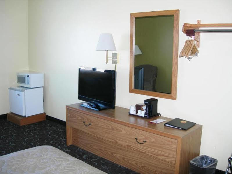 Four Seasons Inn Bottineau Extérieur photo